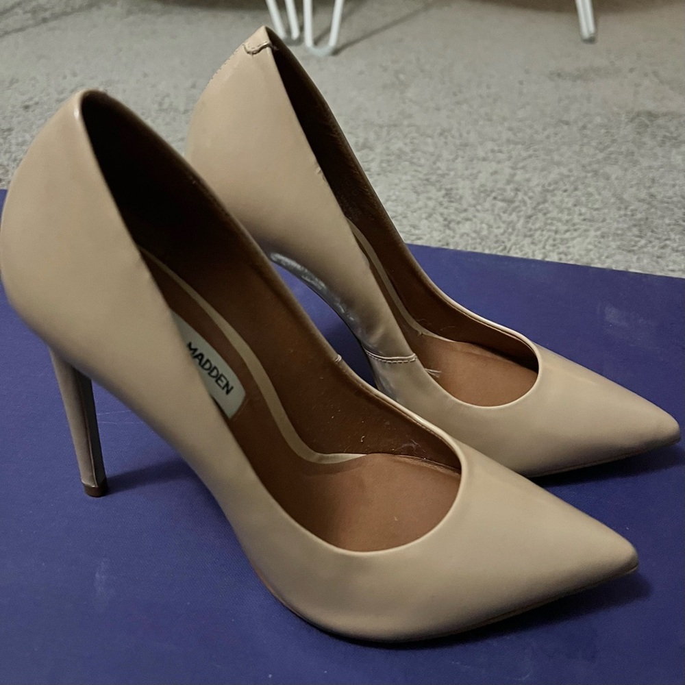 Steve Madden Nude Heels